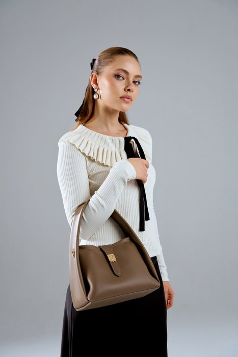 Vince Camuto Turin Bolso de Polipiel Color Visón Oscuro